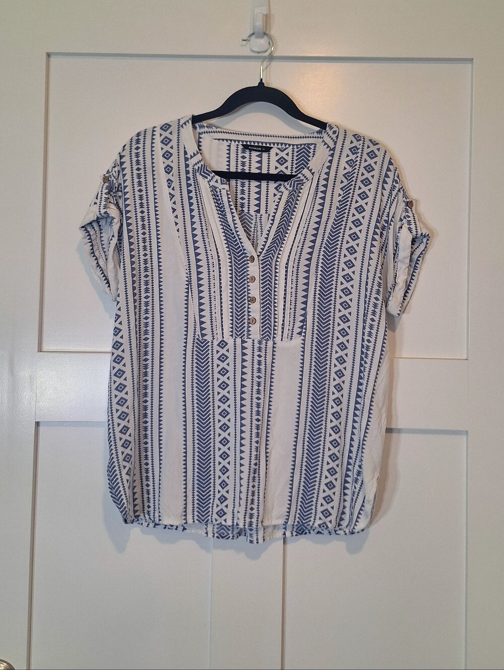 Roman UK Aztec Print Button V Neck Top Blue White Size 16 Short Sleeves Viscose